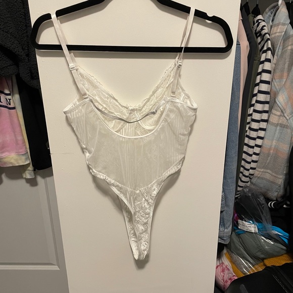 White lace bodysuit/lingerie - Picture 2 of 4